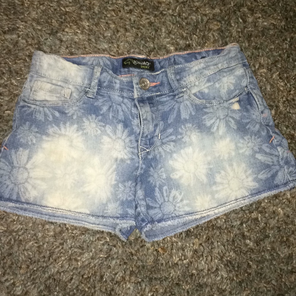 Sunflower shorts 🌻